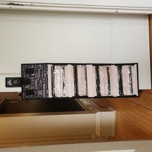 MARY KAY TRAVEL ROLL UP BAG COSMETIC ORGANIZER (HANGING~W/REMOVABLE POUCHES）